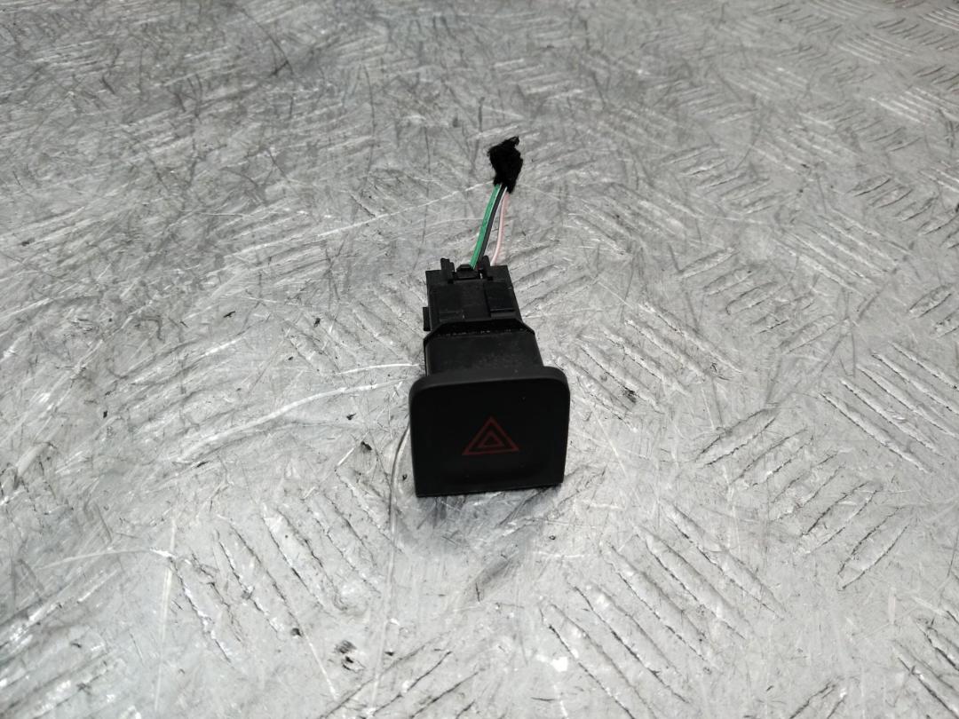 кнопка аварийной сигнализации Renault Kadjar 1 поколение 2017, 252900624R - фото №1