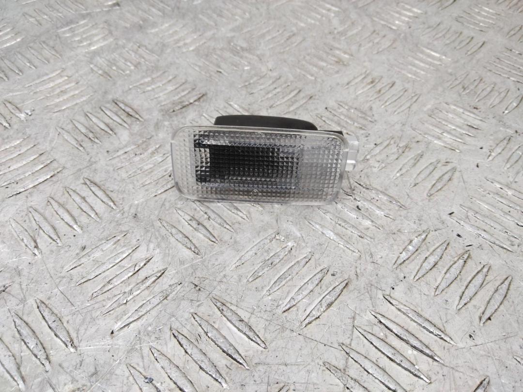 фонарь салона (плафон) Toyota C-HR 1 поколение 2018, 8133002060 - фото №1