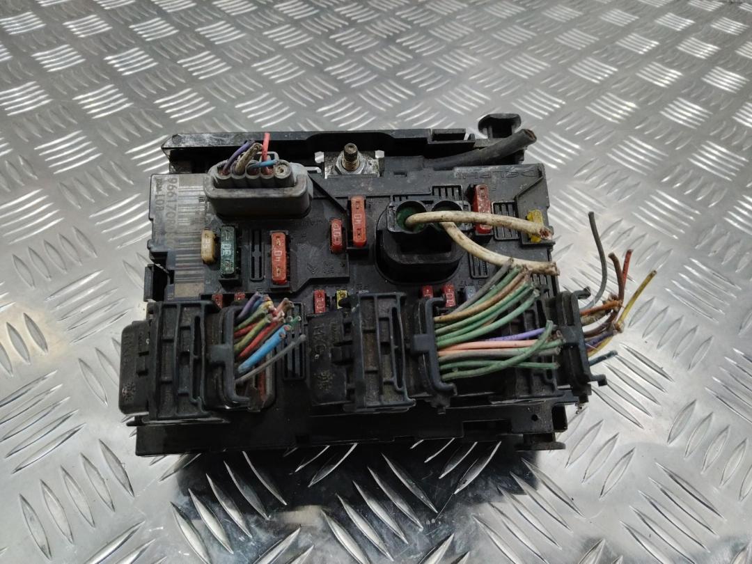 блок предохранителей Citroen C4 Picasso 1 поколение 2007, 9661708080, L08 - фото №1