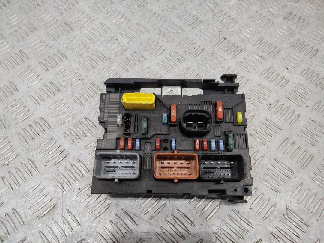 блок предохранителей Citroen C2 1 поколение 2007, 9664055480, L03 - фото №1