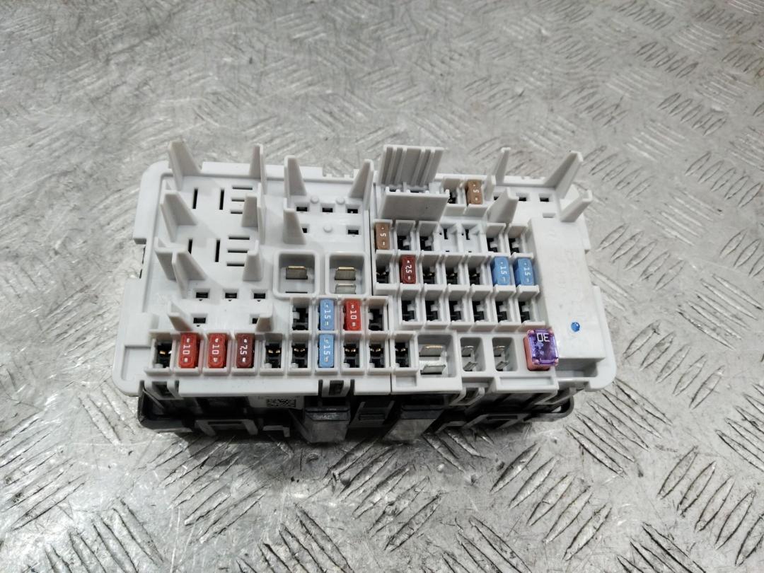 блок предохранителей Opel Insignia 2 поколение (B) 2017, 33172518 - фото №1