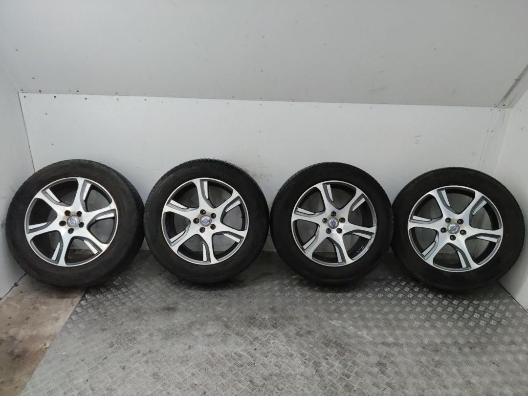 диск литой Volvo XC60 1 поколение 2011 - фото №1