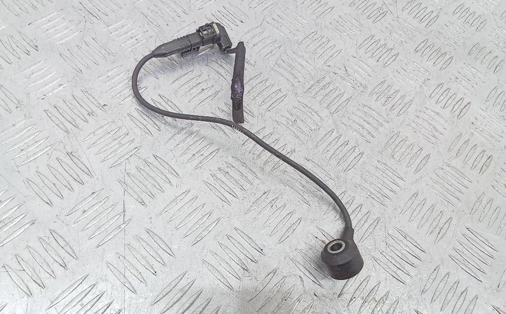 датчик детонации Mercedes-Benz CLA-Класс C117 2015, 1.6 л., бензин, A0071530428 - фото №1