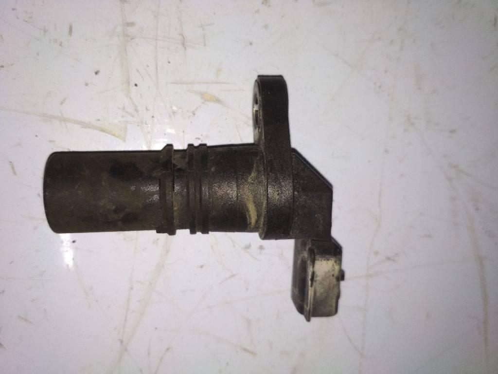 датчик коленвала Renault Duster 1 поколение (2010 - 2015), 8200885209 - фото №1