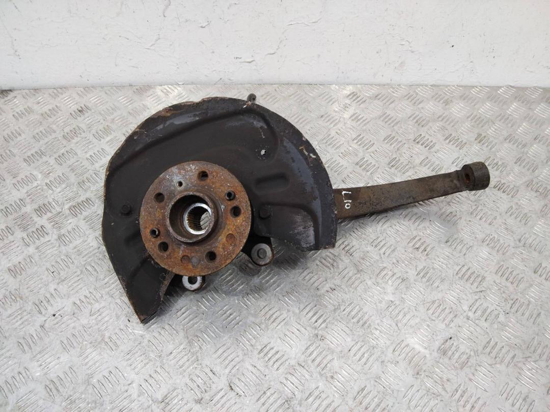 кулак поворотный левый Mercedes-Benz M-Класс W164 2007, 3.0 л., дизель, полный привод, 02060642 - фото №1