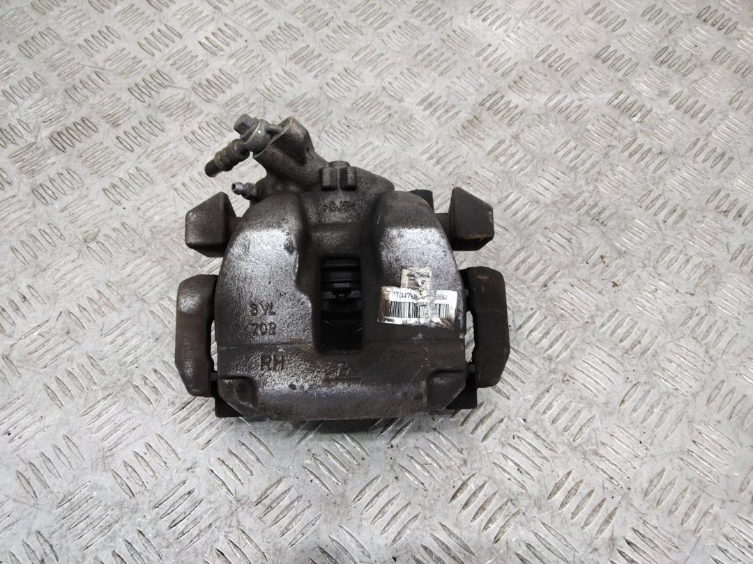 суппорт передний правый Peugeot 3008 2 поколение 2021, 1.5 л., дизель - фото №1