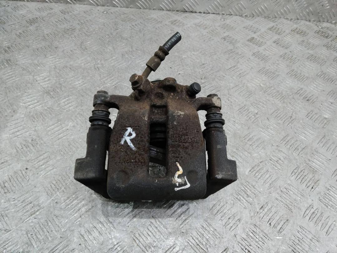 суппорт задний правый Volvo XC60 1 поколение 2011, 2.4 л., дизель - фото №1