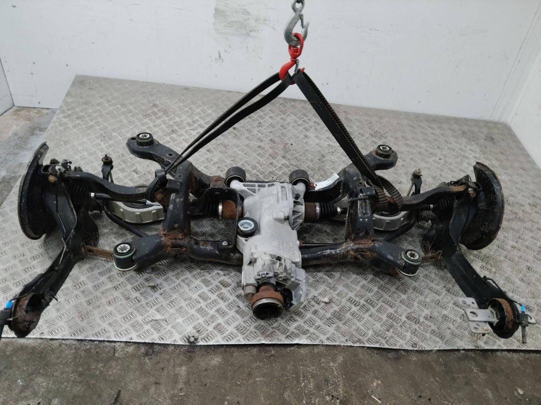 балка подвески задняя Volvo XC60 1 поколение 2011, 2.4 л., дизель - фото №1