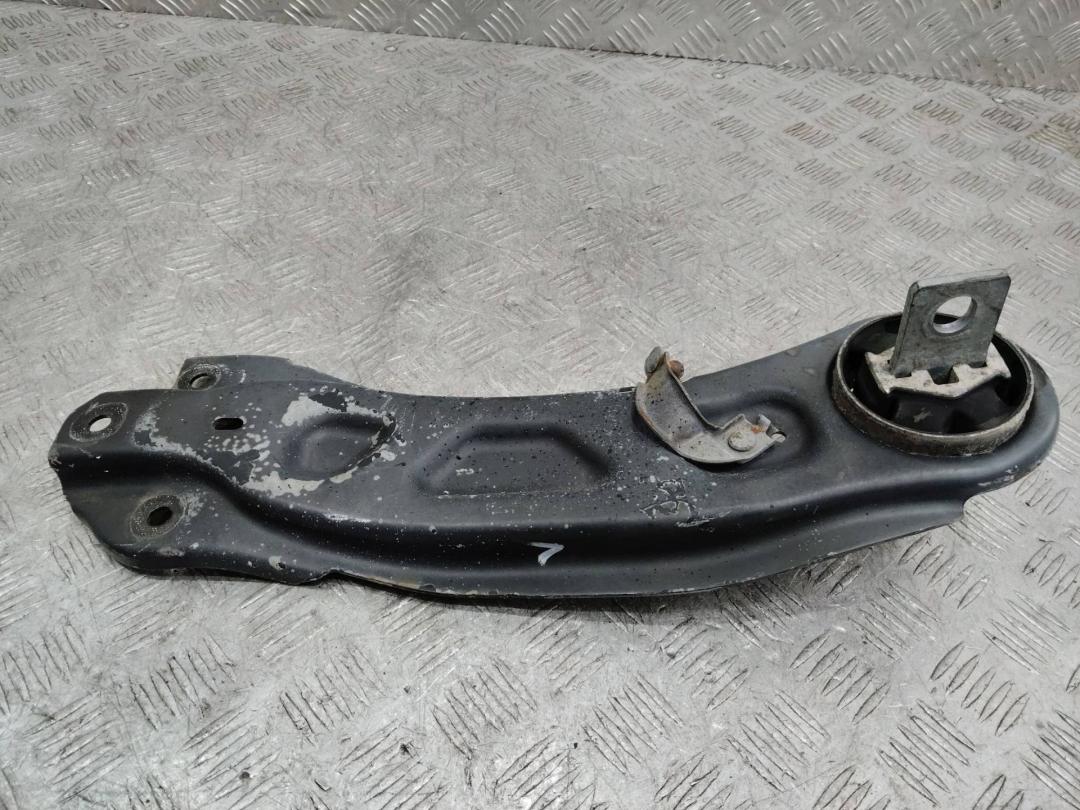 рычаг задний левый Mercedes-Benz A-Класс W176 2013, A2463500506 - фото №1