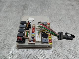 блок предохранителей Renault Clio 3 поколение [рестайлинг] 2011, 902663A