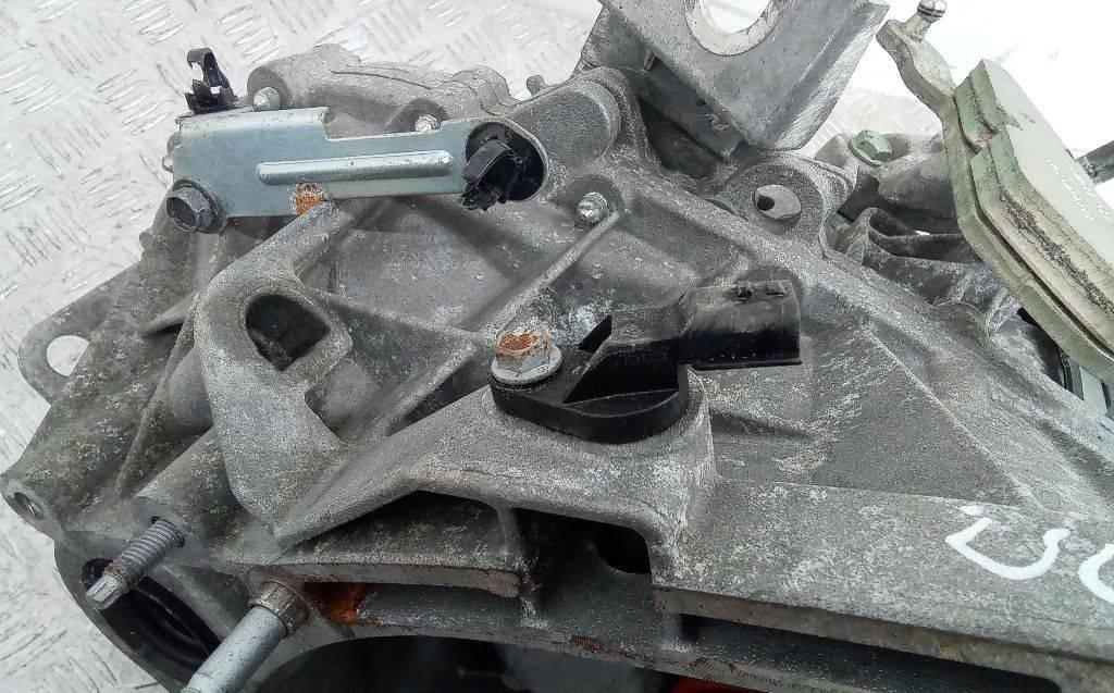 датчик коленвала Renault Duster 1 поколение (2010 - 2015), 8200885209 - фото №1