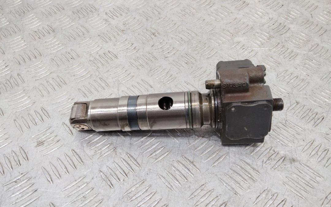форсунка Mercedes-Benz Atego 1 поколение 2003, 6.4 л., дизель, A0280746902, 0414799008 - фото №1