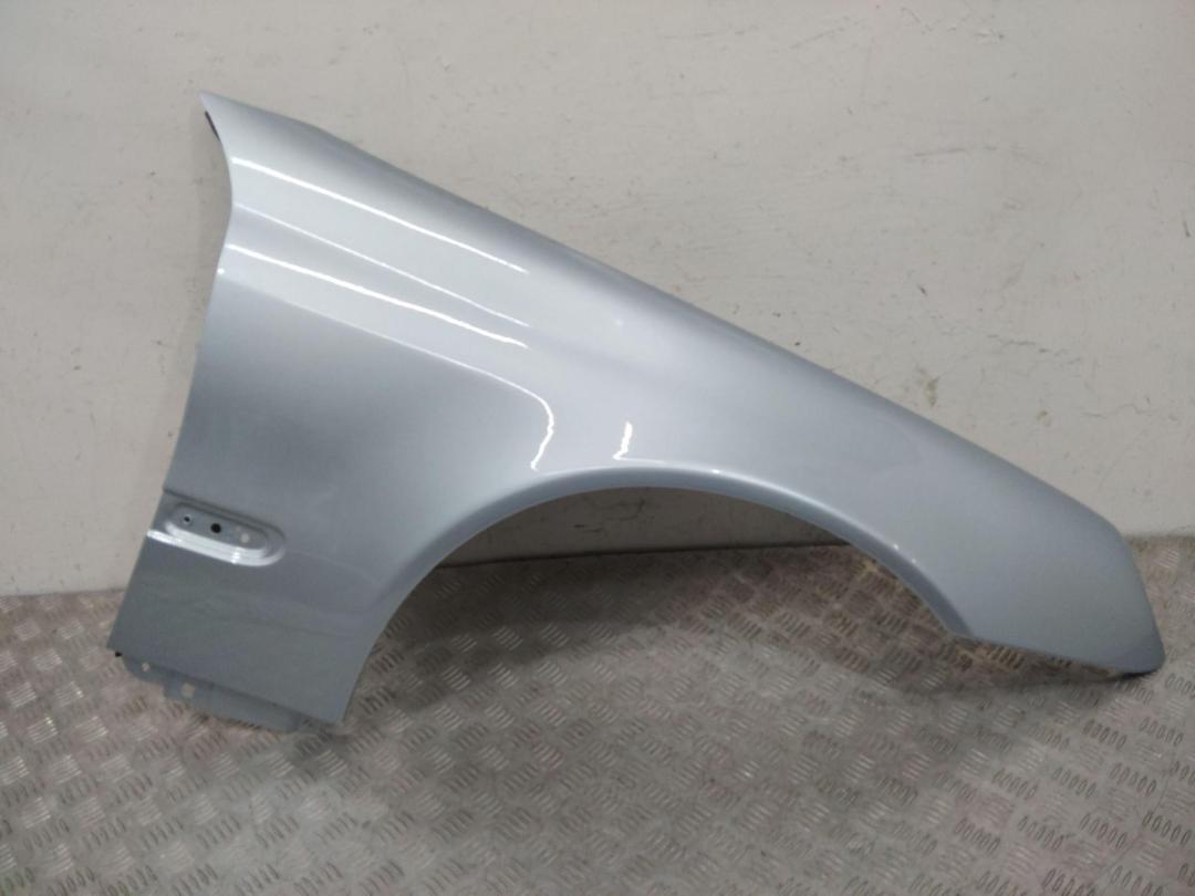 крыло переднее правое Mercedes-Benz C-Класс W204/S204 2007 - фото №1