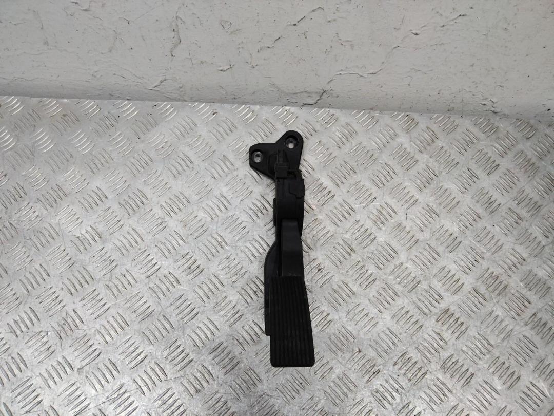 педаль Mercedes-Benz GLE W166 2016, A2923000100 - фото №1