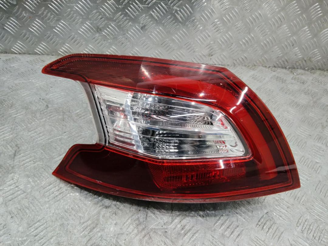 фонарь задний левый Peugeot 308 T9 2014, хетчбэк 5 дв., 9677817680 - фото №1