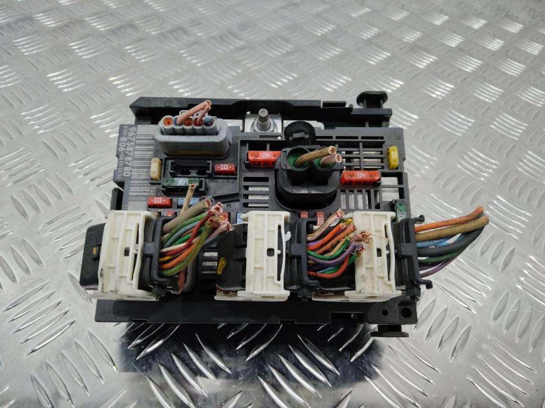 блок предохранителей Peugeot 308 T7 2008, R06, 9664706380 - фото №1