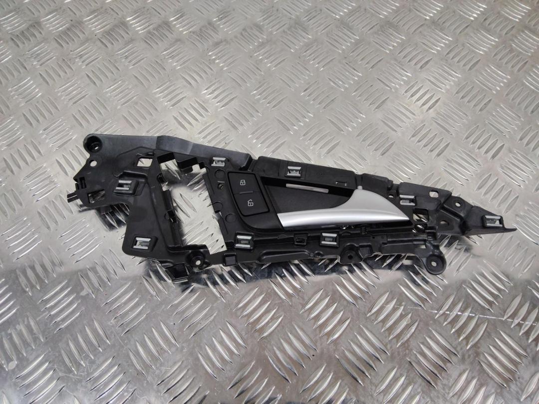 ручка внутренняя передняя правая Audi A6 4G/C7 2012, 4G0837020A - фото №1