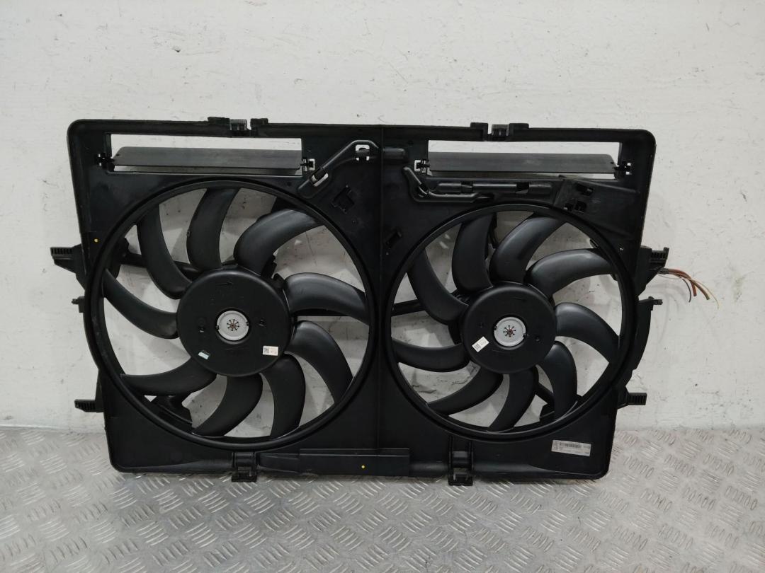 вентилятор радиатора Audi A6 4G/C7 2012, 8K0121003AD - фото №1