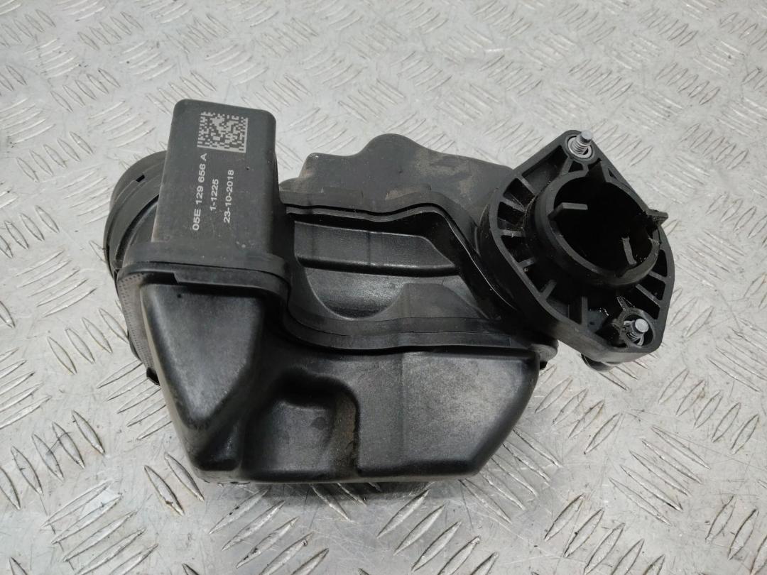 резонатор воздушного фильтра Volkswagen T-Roc 1 поколение 2019, 1.5 л., бензин, МКПП, 05E129656A - фото №1