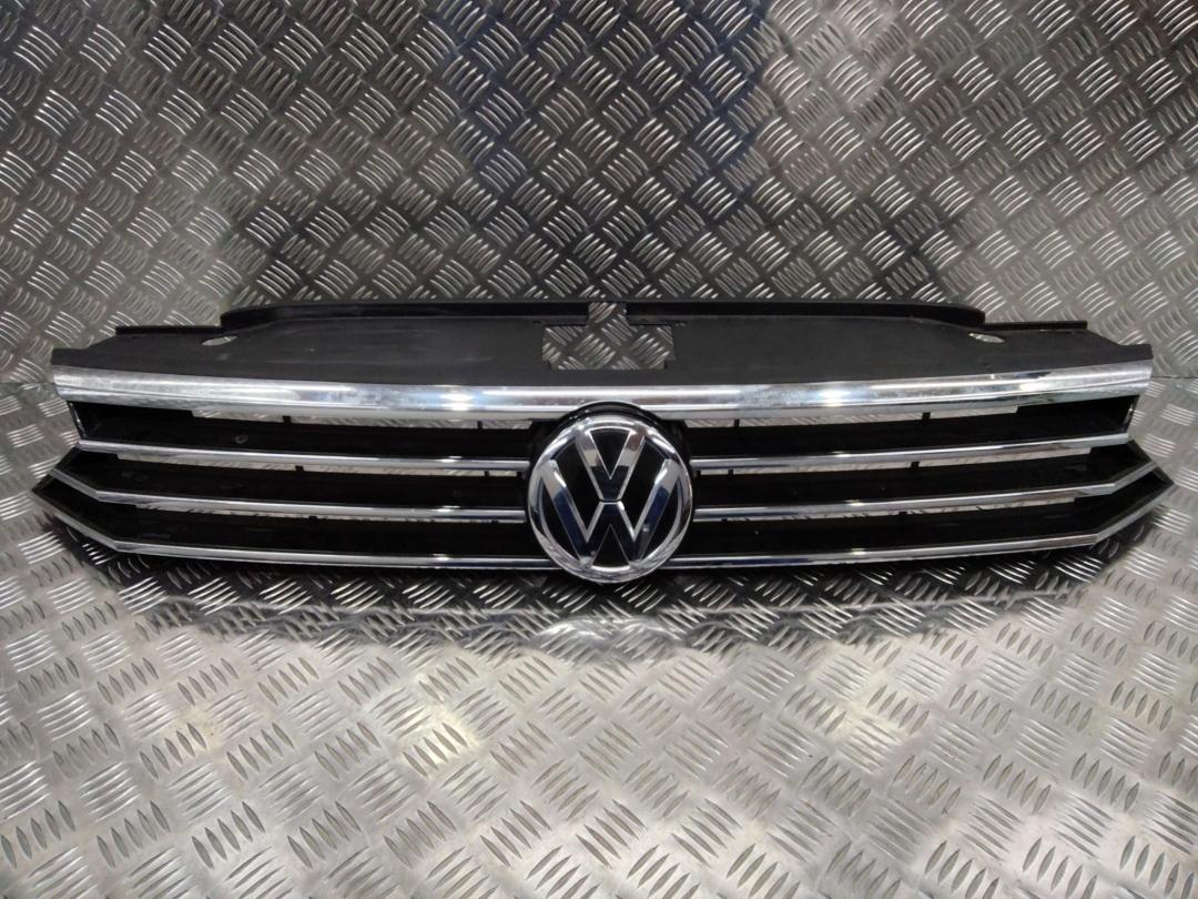 решетка радиатора Volkswagen Passat B8 2016, 3G0853653 - фото №1