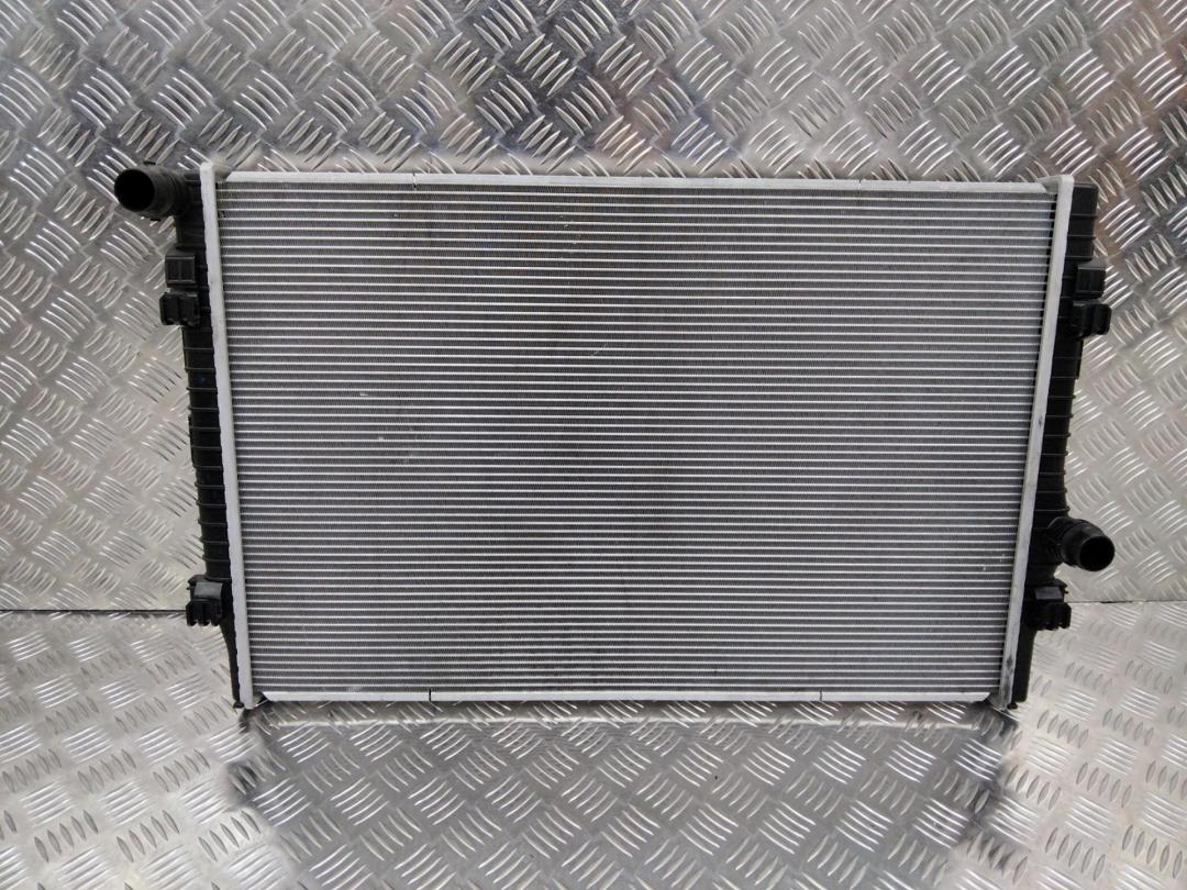 радиатор (основной) Volkswagen Passat B8 2016, 65302 - фото №1