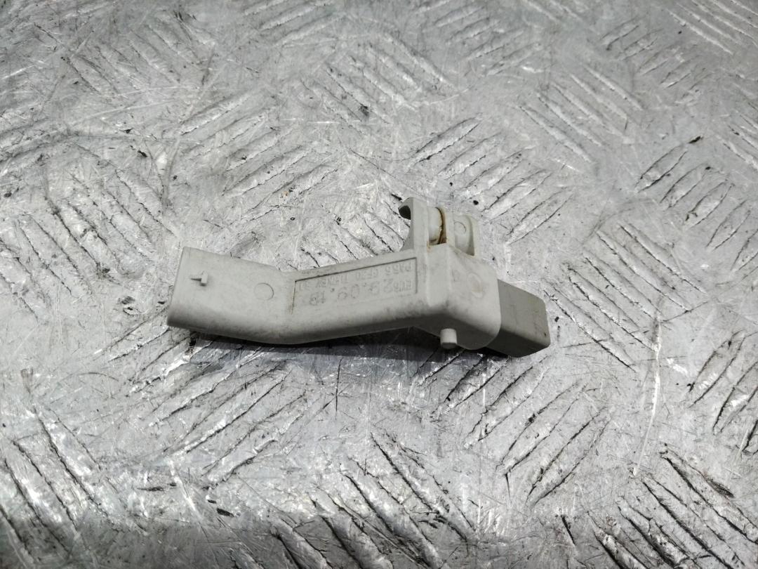 датчик коленвала Volkswagen T-Roc 1 поколение 2019, 1.5 л., бензин, МКПП, 04C906433 - фото №1