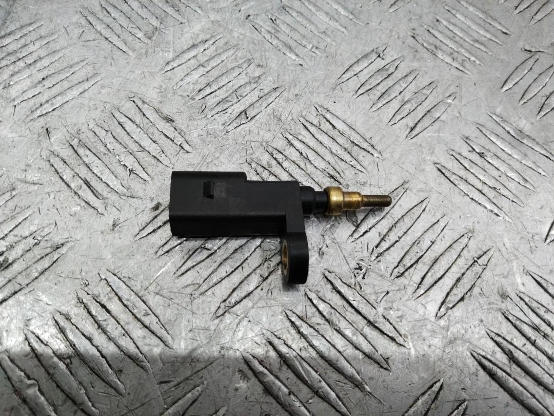 датчик температуры охлаждающей жидкости Volkswagen T-Roc 1 поколение 2019, 1.5 л., бензин, МКПП, 03F919501B - фото №1