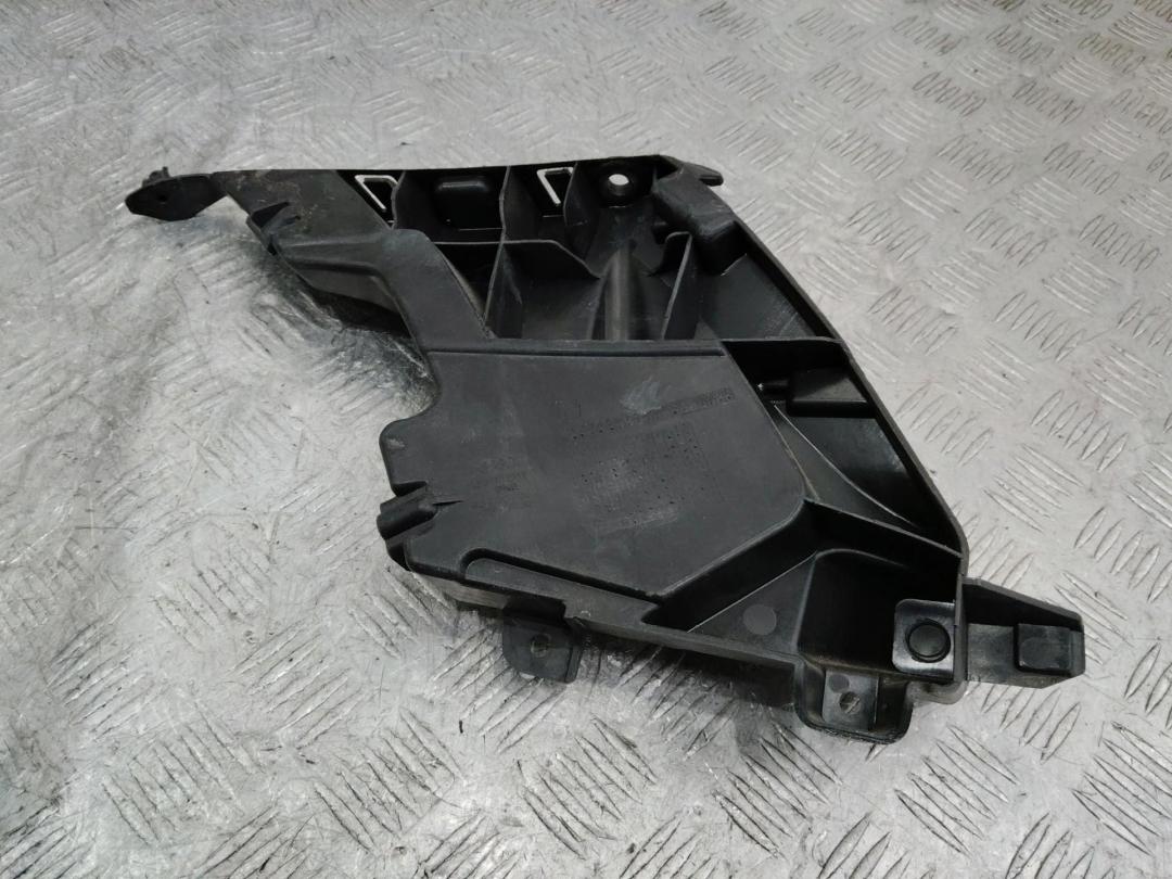 крепление бампера Audi A7 4K 2018, 4G8807284C - фото №1