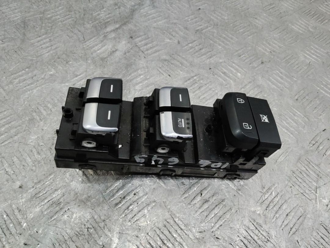 блок управления стеклоподъемниками Kia Sportage 4 поколение 2016, 93570F1520 - фото №1