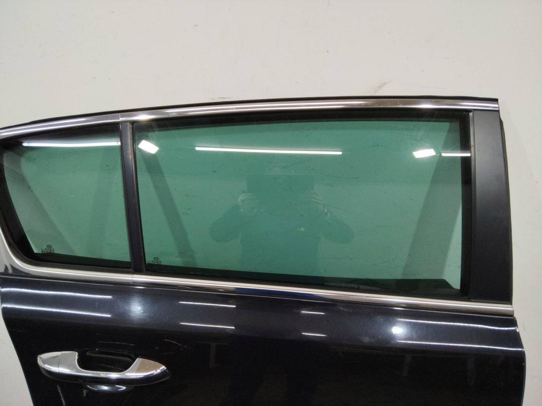 стекло двери задней правой Kia Sportage 4 поколение 2016 - фото №1