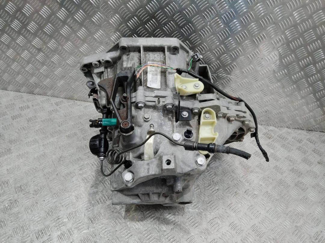 КПП механическая (МКПП) Renault Scenic 3 поколение 2011, 1.6 л., R9M 402, дизель, МКПП, ND4009 - фото №1