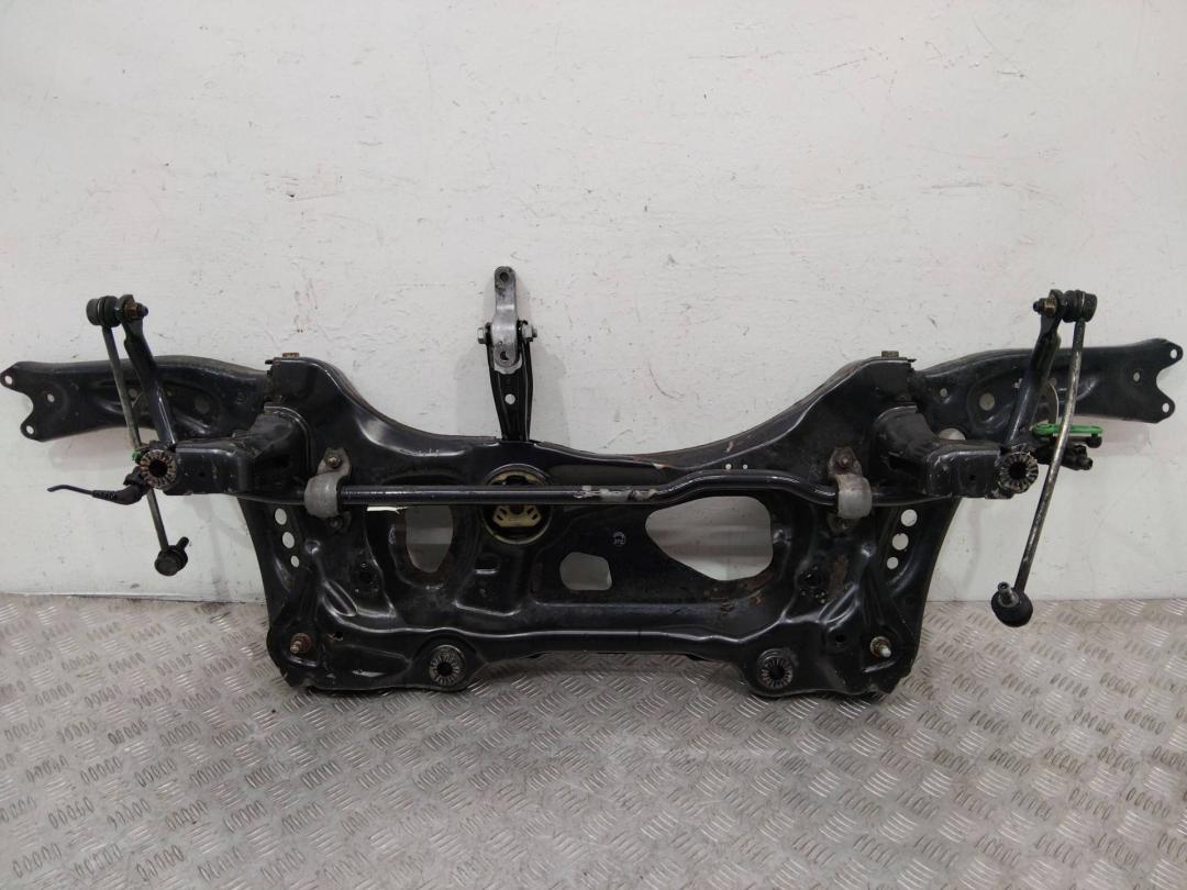 балка подвески передняя (подрамник) Volkswagen Golf 7 поколение 2013, 1.6 л., дизель, 5Q0199347A - фото №1