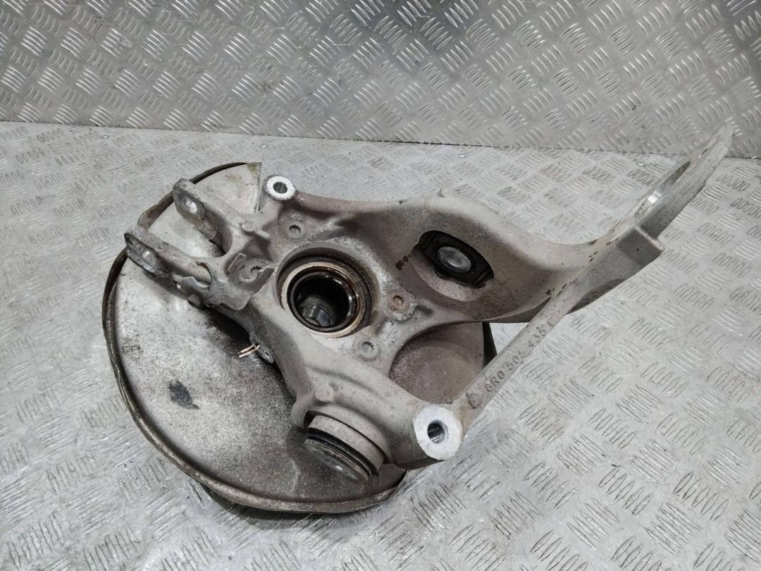 кулак задний левый Audi Q5 8R 2011, 2.0 л., дизель, 8R0505435C - фото №1