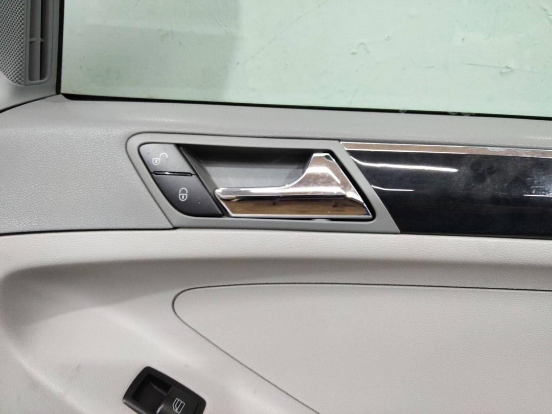 ручка внутренняя передняя правая Mercedes-Benz M-Класс W164 2007 - фото №1