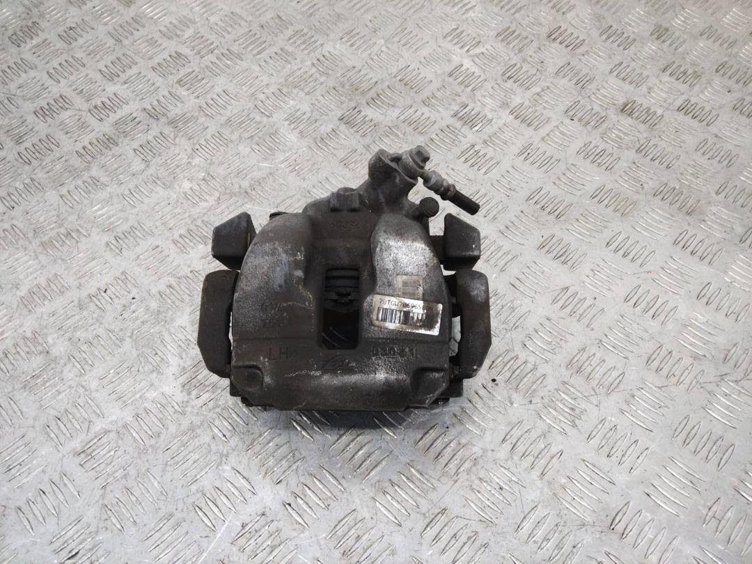 суппорт передний левый Peugeot 3008 2 поколение 2021, 1.5 л., дизель - фото №1