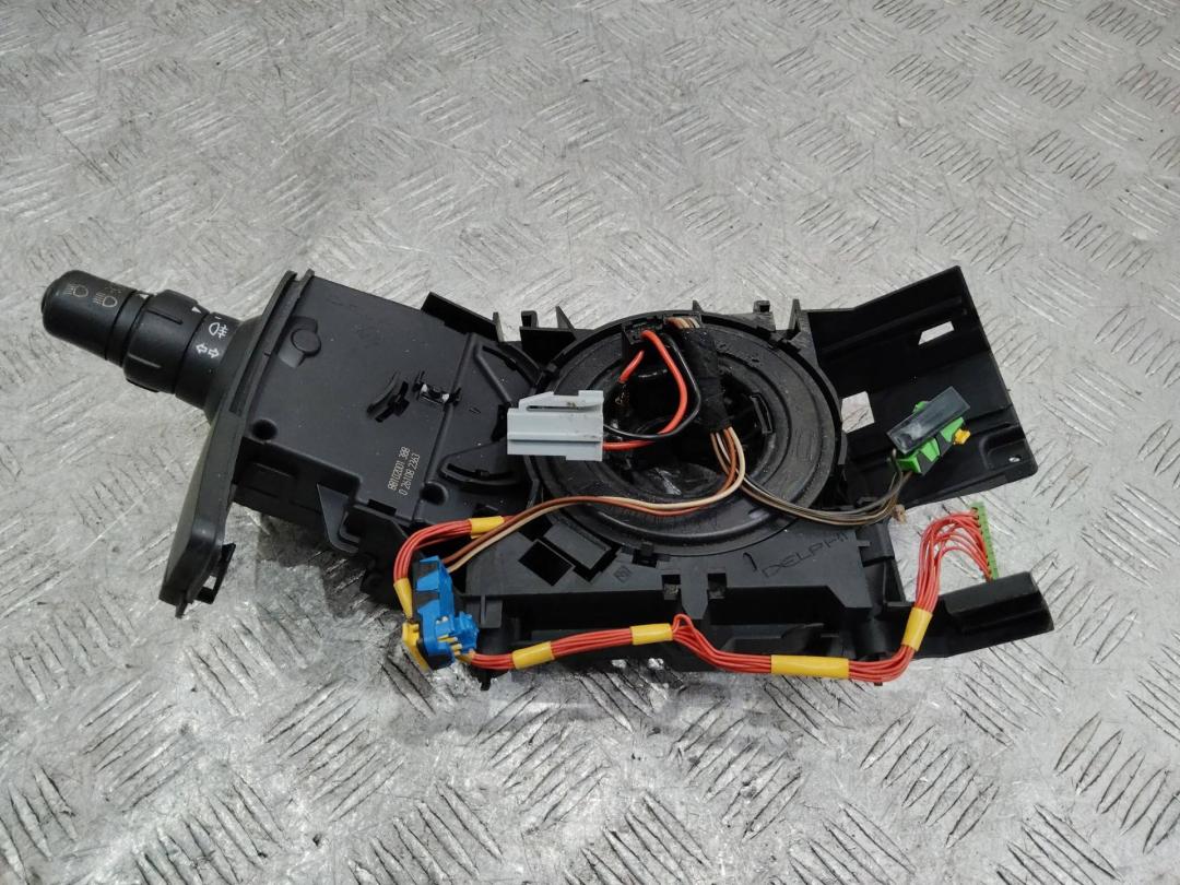 переключатель подрулевой (стрекоза) Renault Clio 3 поколение 2008, 8200627602 - фото №1