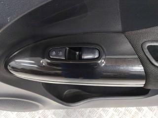 кнопка стеклоподъемника двери Nissan Juke YF15 [рестайлинг] 2014