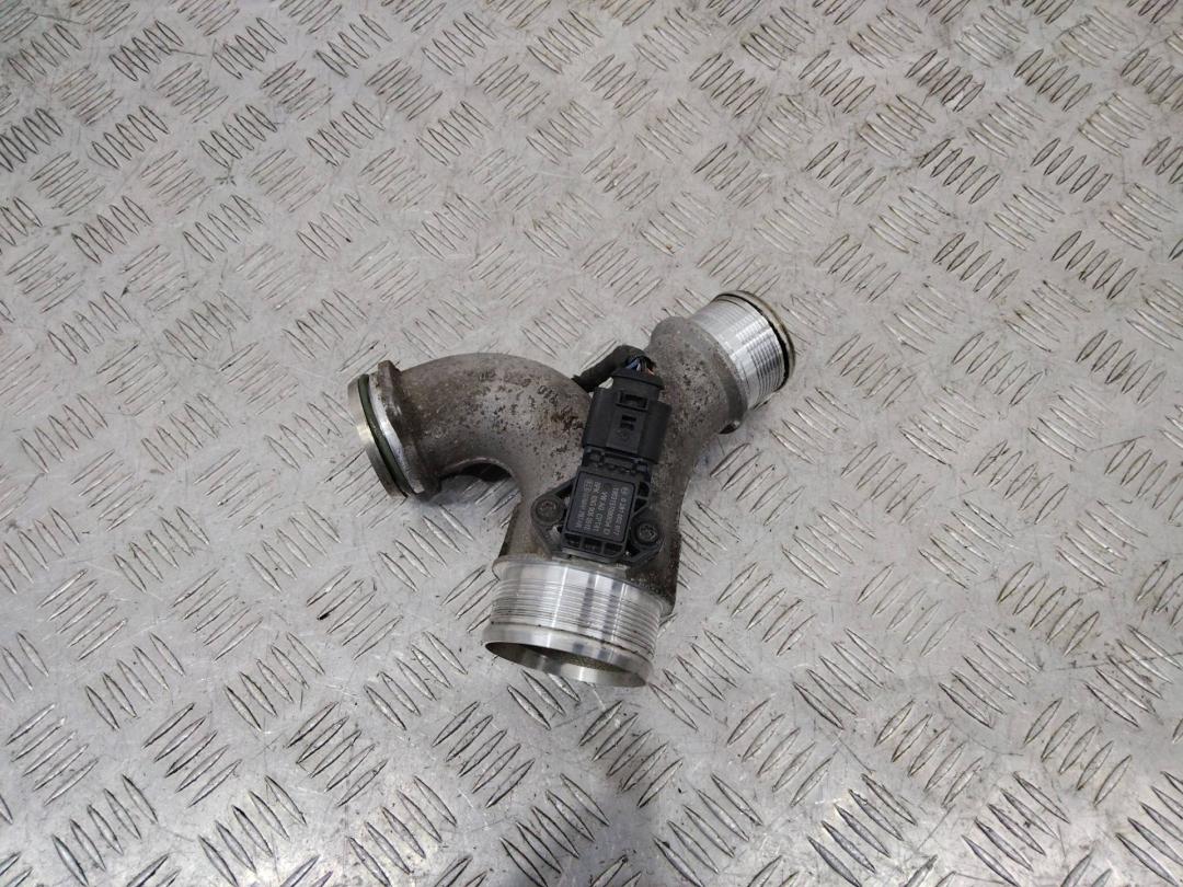 патрубок интеркулера Porsche Panamera 970 2011, 3.0 л., дизель, 97011017530 - фото №1