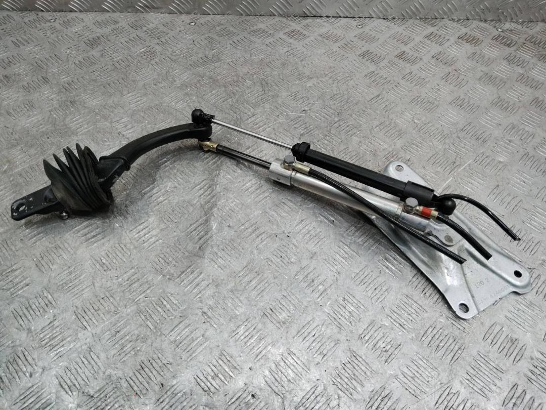 амортизатор крышки багажника (3-5 двери) Mercedes-Benz M-Класс W164 2007, 3.0 л., дизель, A1647400014 - фото №1