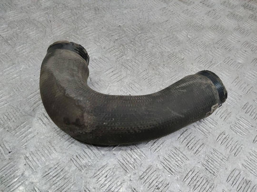 патрубок интеркулера Audi Q5 8R 2011, 8R0145709H - фото №1