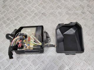 блок предохранителей Renault Clio 3 поколение [рестайлинг] 2011, 902663A