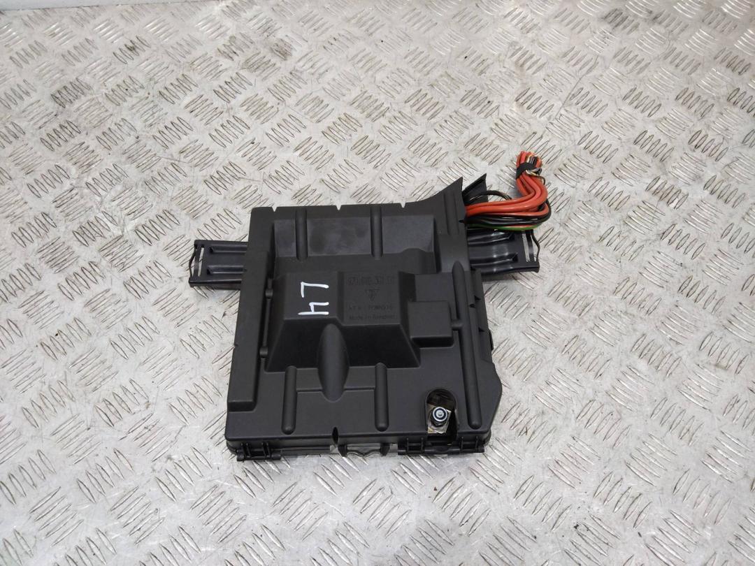 блок предохранителей Porsche Panamera 970 2011, 3.0 л., дизель, 97061030500, 97061030101 - фото №1