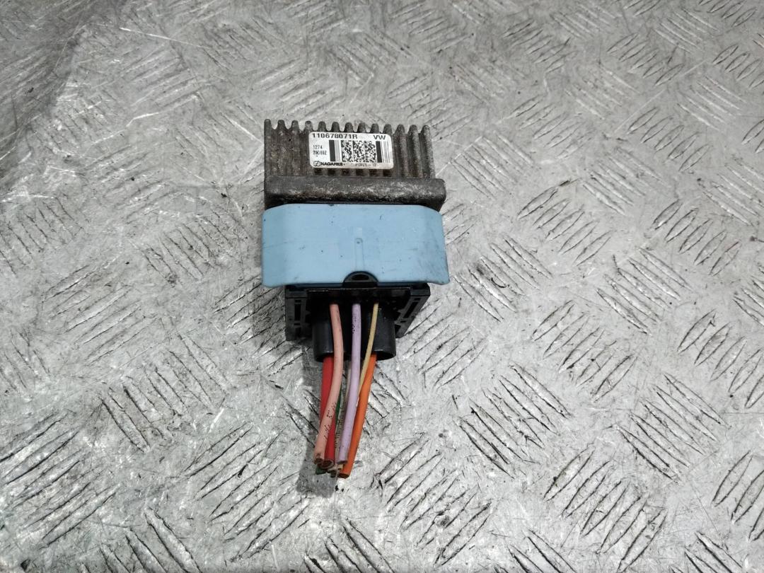 реле накала свечей Renault Master 3 поколение 2012, 2.3 л., M9T 870, дизель, МКПП, 110678071R - фото №1