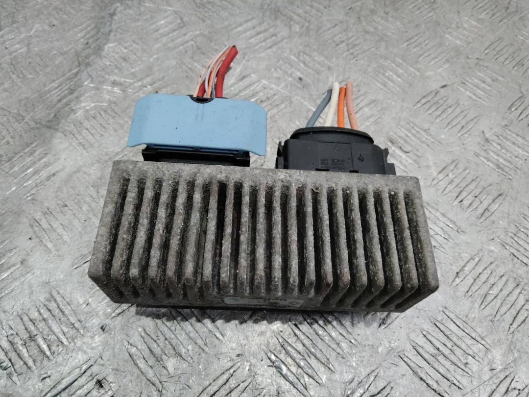 реле накала свечей Renault Master 3 поколение 2012, 2.3 л., M9T 870, дизель, МКПП, 8200558438 - фото №1