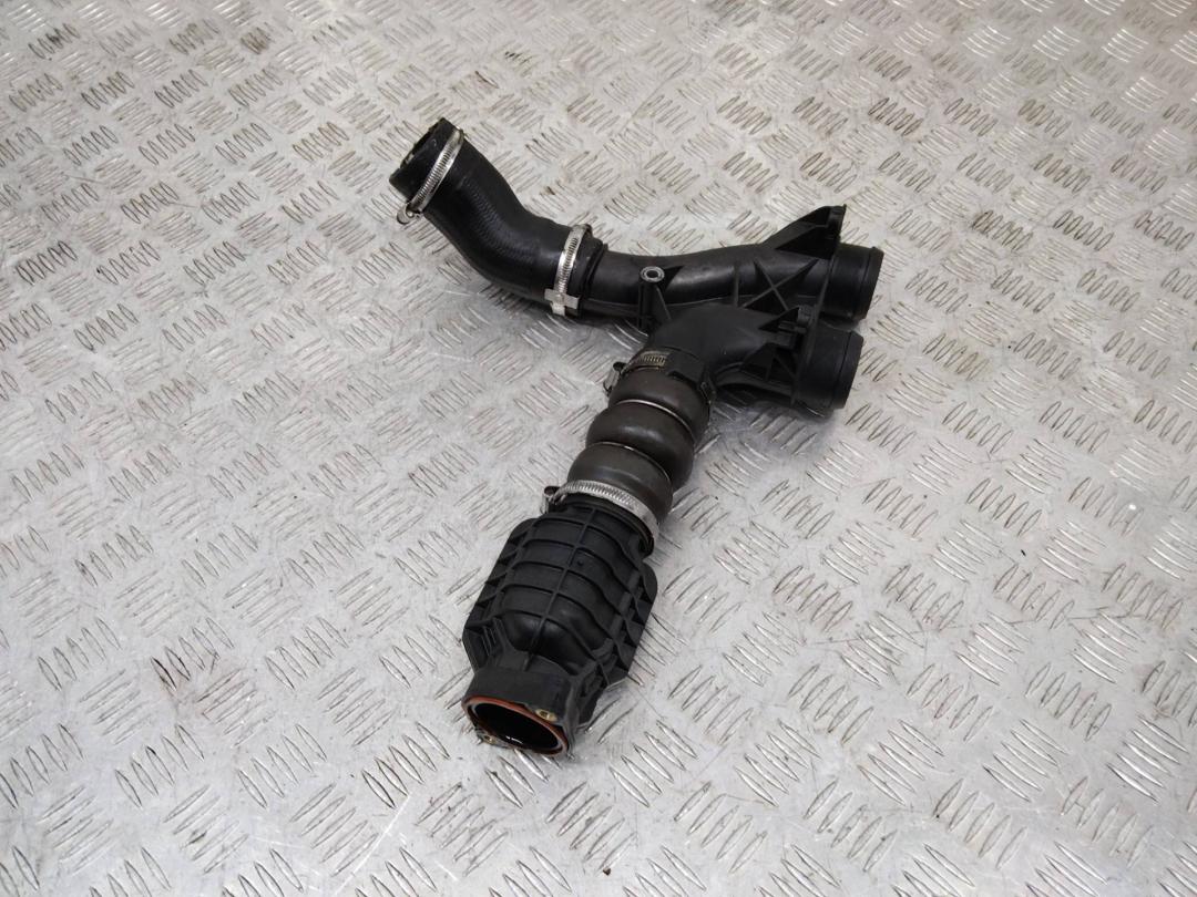 патрубок интеркулера Citroen C4 Picasso 1 поколение 2011, 1.6 л., дизель, 9688500380 - фото №1