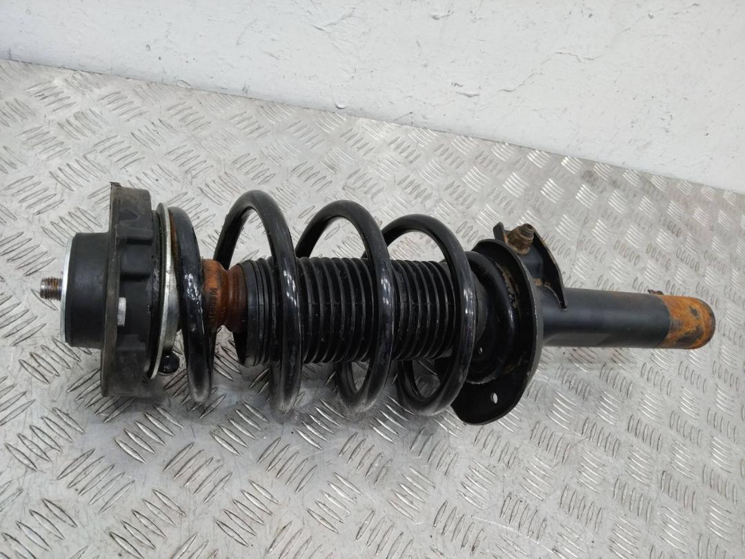 стойка передняя Volkswagen Tiguan 1 поколение 2008, 2.0 л., дизель, AEX475219 - фото №1