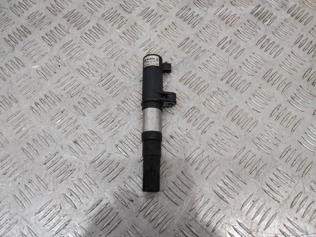 катушка зажигания Renault Clio 4 поколение 2012, 1.6 л., бензин, МКПП, 0986221045 - фото №1