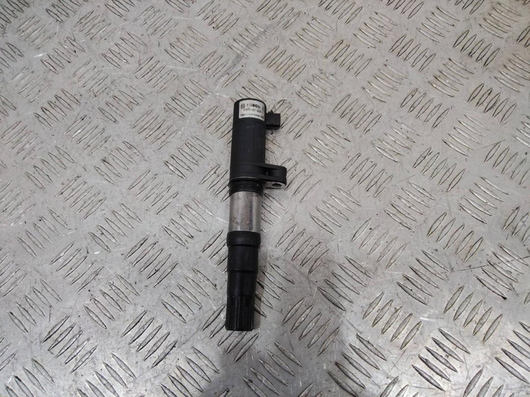 катушка зажигания Renault Clio 4 поколение 2012, 1.6 л., бензин, МКПП, 0986221045 - фото №1