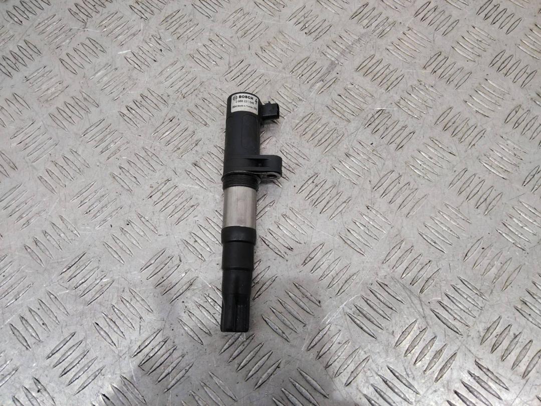 катушка зажигания Renault Clio 4 поколение 2012, 1.6 л., бензин, МКПП, 0986221045 - фото №1