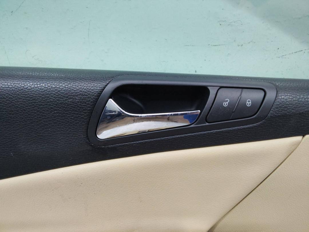 ручка внутренняя передняя левая Volkswagen Passat B6 2007 - фото №1